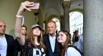 Lider PO Donald Tusk chętnie spotyka się z młodzieżą