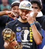 Stephen Curry pierwszy raz w karierze został MVP finału