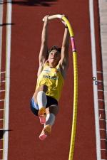 Armand Duplantis w Eugene piąty raz pobił rekord świata w skoku o tyczce (6,21 m)