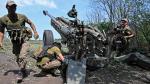 Ukraina potrzebuje więcej ciężkiej broni z Zachodu, by przejść do kontrofensywy. Na zdjęciu: ukraińscy żołnierze obsługujący amerykańską haubicę M777 na froncie pod Charkowem, 1 sierpnia 2022 r.