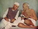 Ojcowie indyjskiej niepodległości: pierwszy premier Republiki Indii Jawaharlal Nehru i Mohandas Karamchand Gandhi nazywany Mahatmą (w sanskrycie to słowo oznacza „wielką duszę”). Obraz przedstawia ich spotkanie w 1947 r. w Bombaju