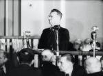 Mowa obronna gen. Okulickiego w trakcie tzw. procesu szesnastu (Moskwa, 18–21 czerwca 1945 r.). Postawa generała na sali sądowej wzbudziła szacunek zachodnich korespondentów