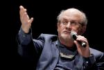 Salman Rushdie przez 13 lat musiał żyć w ukryciu i pod ochroną
