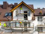 Z miesiąca na miesiąc widać, że Polacy coraz ostrożniej podchodzą do zakupów w branży budowlanej