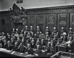 Pierwszy proces głównych zbrodniarzy wojennych przed Międzynarodowym Trybunałem Wojskowym w Norymberdze trwał 220 dni i zakończył się 1 października 1946 r.