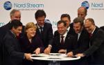 Inne czasy – 8 listopada 2011 roku otwarcie pierwszej nitki Nord Stream 1 świętują przywódcy zaangażowani w projekt. Od lewej: premier Francji Francois Fillon, kanclerz Niemiec Angela Merkel, premier Holandii Mark Rutte i rosyjski prezydent Dmitrij Miedwiediew