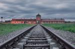 Brama Auschwitz II, znana również jako Auschwitz II-Birkenau, była pierwszym budynkiem, jaki widzieli więźniowie przywiezieni do niemieckiego obozu zagłady KL Birkenau (Auschwitz II)