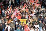 49 procent Francuzów jest przeciw strajkom. 39 proc. je popiera. Na zdjęciu: wtorkowa demonstracja w Strasburgu