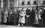 Uroczystość wręczenia buławy marszałkowskiej Józefowi Piłsudskiemu. Plac Zamkowy w Warszawie, 15 listopada 1920 r.
