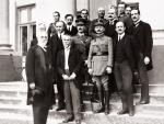 Misja Międzysojusznicza do Polski, sierpień 1920 r. W pierwszym rzędzie od lewej: Edgar Vincent d’Abernon, Jean Jules Jusserand, gen. Maxime Weygand, Maurice Hankey