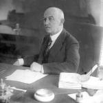 Gabriel Narutowicz (1865–1922) – inżynier, w wolnej Polsce minister robót publicznych oraz spraw zagranicznych. 11 grudnia 1922 r. zaprzysiężony na prezydenta RP, pięć dni później został zabity w zamachu