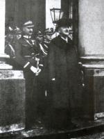 Prezydent Gabriel Narutowicz w otoczeniu polskich oficerów, 11 grudnia 1922 r.