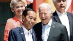 Twarzą indonezyjskiego gospodarczego cudu jest prezydent Joko Widodo (z lewej). Pomimo ponad ośmiu lat rządów wciąż cieszy się wysokim zaufaniem obywateli. Zaczyna też błyszczeć na międzynarodowych salonach. W listopadzie 2022 r. był gospodarzem szczytu G20 na Bali, na którym zjawili się m.in. prezydent USA Joe Biden i szefowa Komisji Europejskiej Ursula von der Leyen