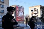 Plakatami z wizerunkiem Stalina zasłonięto najmniej reprezentacyjne budynki w mieście