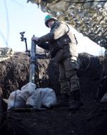 Ukraiński żołnierz w okolicach Bachmutu