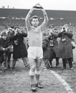 Josef Masopust był liderem reprezentacji Czechosłowacji, która na mistrzostwach świata w Chile (1962) wywalczyła srebrny medal. Został pierwszym graczem z Europy Wschodniej – zdobywcą „Złotej Piłki” przyznawanej przez redakcję „France Football”. Dziś przed stadionem Dukli Praga ma swój pomnik