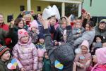 Obchody pierwszej rocznicy rosyjskiej inwazji na Ukrainę w centrum dla uchodzców w miejscowości Grabie, gmina Wieliczka