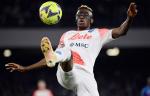Najlepszy strzelec Napoli Nigeryjczyk Victor Osimhen wraca do drużyny po kontuzji na mecz z Milanem
