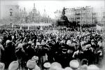 Na zdjęciu: manifestacja patriotyczna na ulicach Kijowa. W latach 1917–1921 istniała Ukraińska Republika Ludowa, której przywódcą był Symon Petlura