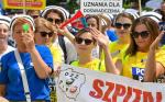Pielęgniarki manifestowały wczoraj w Warszawie, domagając się zmian w wynagrodzeniach. Obecne zasady dzielą środowisko