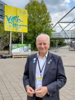 Henk Swarttouw od 2021 r. jest prezesem Europejskiej Federacji Rowerowej (ECF), wcześniej przez dwa lata był wiceprezesem tej organizacji. Zanim zaangażował się w propagowanie roweru, przez ponad 30 lat był w służbie dyplomatycznej Holandii. Był m.in. ambasadorem w Finlandii oraz Danii. W 2025 r. doroczna konferencja ECF, Velo-city, odbędzie w Gdańsku