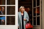 Marine Le Pen zainicjowała powstanie komisji, której stała się ofiarą