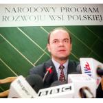 Jacek Janiszewski jako minister rolnictwa na konferencji prasowej, sierpień 1998 roku