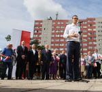 PiS przez tydzień będzie prezentowało poszczególne punkty programu. Na zdjęciu Mateusz Morawiecki zapowiadający w Tomaszowie Maz. program rewitalizacji osiedli z wielkiej płyty