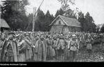I wojna światowa: jeńcy rosyjscy wzięci do niewoli przez wojska austriackie podczas oblężenia twierdzy w Przemyślu, 1915 r.