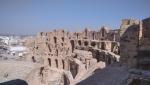 Rzymski amfiteatr w El-Dżem wciąż imponuje swoim monumentalnym stylem. Zachowały się też jego podziemia