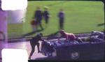 Kadr z kilkunastosekundowego amatorskiego filmu Abrahama Zaprudera z zamachu na JFK w Dallas, 22 listopada 1963 r.