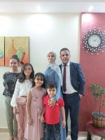 Osama Abo Zebida z żoną Lubną i dziećmi. Zdjęcie sprzed czterech miesięcy zrobione w ich domu w Gazie