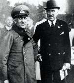 Minister obrony Rzeszy Niemieckiej Kurt von Schleicher (1882–1934) w towarzystwie ówczesnego kanclerza Rzeszy Franza von Papena (1879–1969). Zdjęcie wykonano w 1932 r.