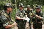 Jacek Pałkiewicz prowadzi zajęcia survivalowe w brazylijskiej bazie wojskowej w Manaus