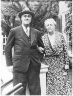 Sara Ann Roosevelt z synem, prezydentem Franklinem Delano Rooseveltem, 1933 r.