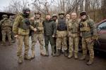 Prezydent Wołodymyr Zełenski odwiedził w weekend żołnierzy na froncie w obwodzie zaporoskim afp