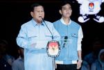 Kandydaci na prezydenta Prabowo Subianto (z lewej) i wiceprezydenta Gibran Rakabuming, syn obecnego przywódcy