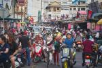 Ruch uliczny w stolicy Kambodży to jeden wielki chaos