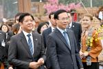 Były już prezydent Wietnamu Vo Van Thuong (z prawej) w towarzystwie prezydenta Filipin Ferdynanda Marcosa