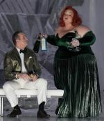 Amerykański baryton Scott Hendricks (Carlo) i australijska sopranistka Helena Dix (Donatella) jako bohaterowie „Nostalgii”
