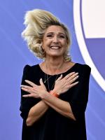 Marine Le Pen gości na zjeździe skrajnie prawicowej włoskiej Ligi (wrzesień 2023). We Francji powiały jednak takie wiatry, że dwie trzecie wyborców już nie uważa jej Zgromadzenia Narodowego za ugrupowanie skrajne, lecz za partię taką jak każda inna