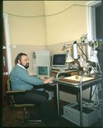 Autor w 1986 r. w laboratorium przy CESARO – pierwszym polskim systemie przetwarzania obrazów