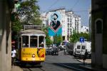 Przygotowania do rocznicy widać m.in. na ulicach Lizbony – na zdjęciu okolicznościowy mural, nawiązujący do wydarzeń sprzed 50 lat
