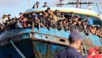 Jednym z problemów, przed którymi stoi Unia Europejska, jest kryzys migracyjny. Na zdjęciu: łódź z uchodźcami w miejscowości Paleochora na Krecie, listopad 2022 r.