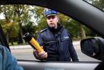 Jeśli kierowca ma ponad 1,5 promila alkoholu we krwi, samochód zabezpiecza policja, o konfiskacie decyduje sąd