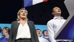 Uśmiechnięta nacjonalistka o krok od władzy. Czy Emmanuel Macron da radę jeszcze raz zatrzymać Marine Le Pen? Na zdjęciu przywódczyni Zjednoczenia Narodowego wraz z Jordanem Bardellą, kandydatem tej partii na premiera przed nadchodzącymi wyborami parlamentarnymi, 24 maja 2024 r.