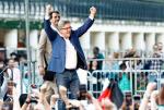 Jean-Luc Mélenchon, przywódca partii Francja Niepokorna i koalicji Nowego Frontu Ludowego, triumfuje po wyborach parlamentarnych. Opowiada się on m.in. za przyjmowaniem nieograniczonej liczby imigrantów z Trzeciego Świata