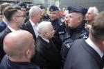 Jarosław Kaczyński niemal co miesiąc wdaje się w utarczki słowne z policjantami na pl. Pisudskiego