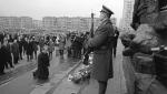 Willy Brandt, klękając przed pomnikiem bohaterów w centrum zburzonego getta w 1970 r., nadał symboliczny wymiar nowej postawie zachodnioniemieckiego społeczeństwa wobec ofiar okupacji Polski. Skupił się przy tym na ofiarach Holokaustu. To do dziś charakteryzuje niemieckie spojrzenie na Polskę w czasie II wojny światowej