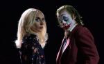 Lady Gaga i Joaquin Phoenix w scenie musicalowej